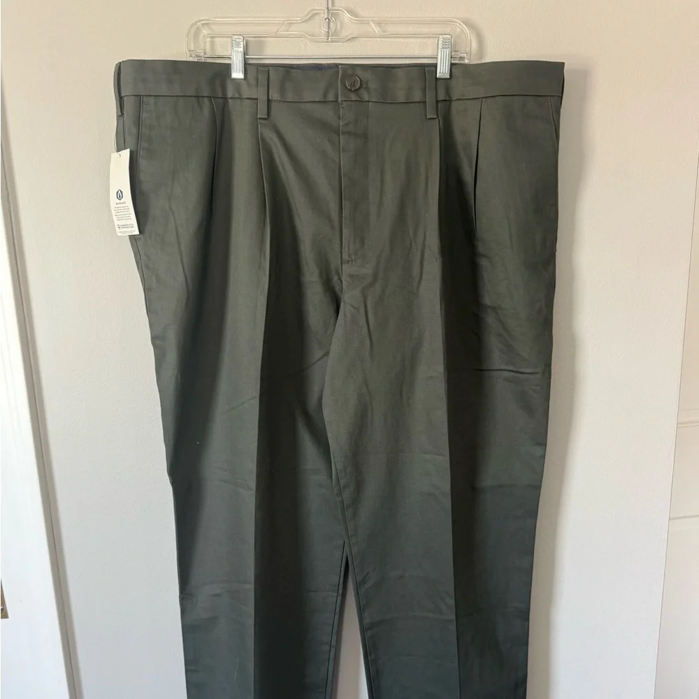 DOCKERS Men's Signature Khaki Lux Cotton Stretch Classic Fit Pants Green 44x30
